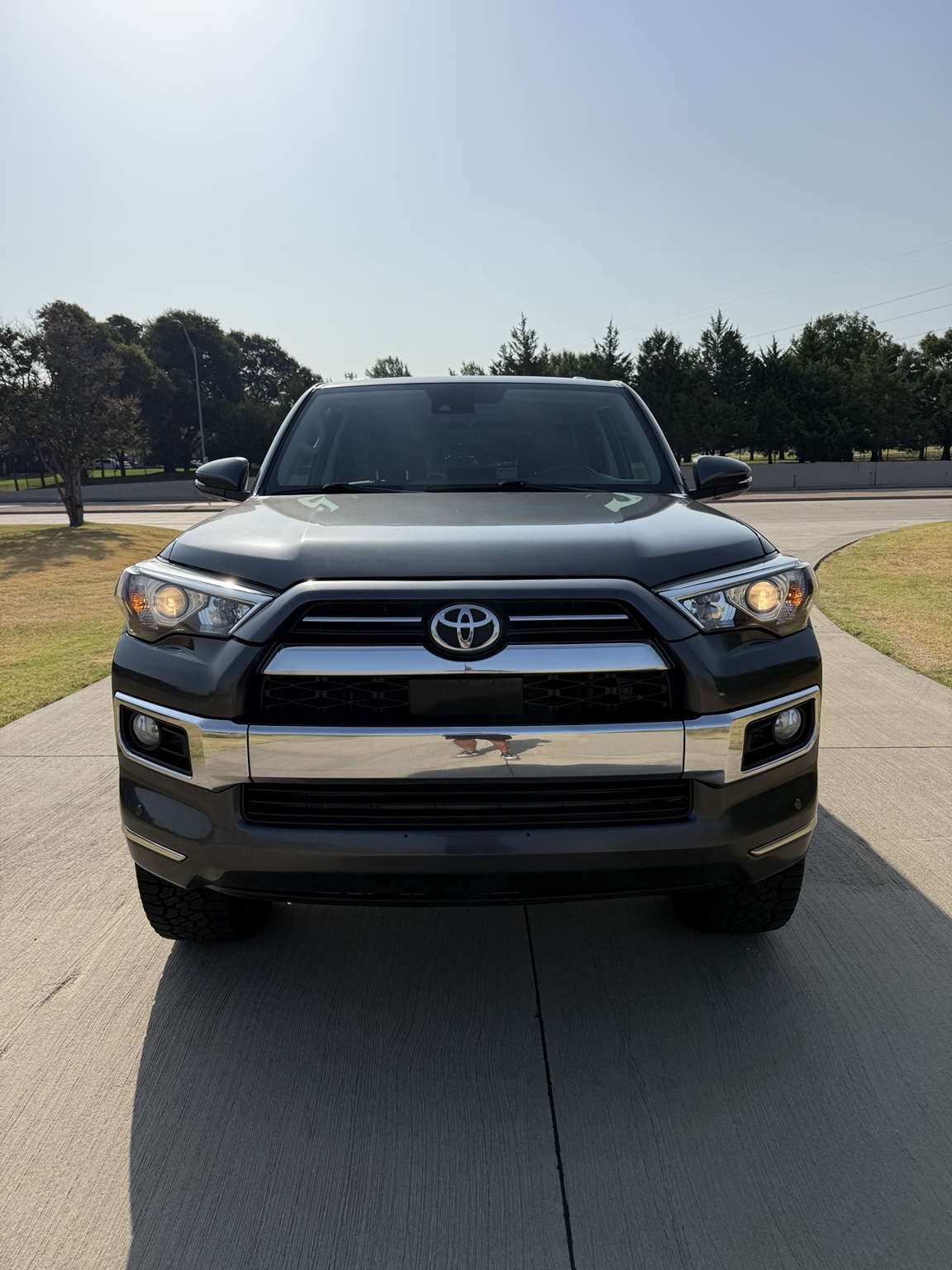 2020 Toyota 4Runner Limited front view