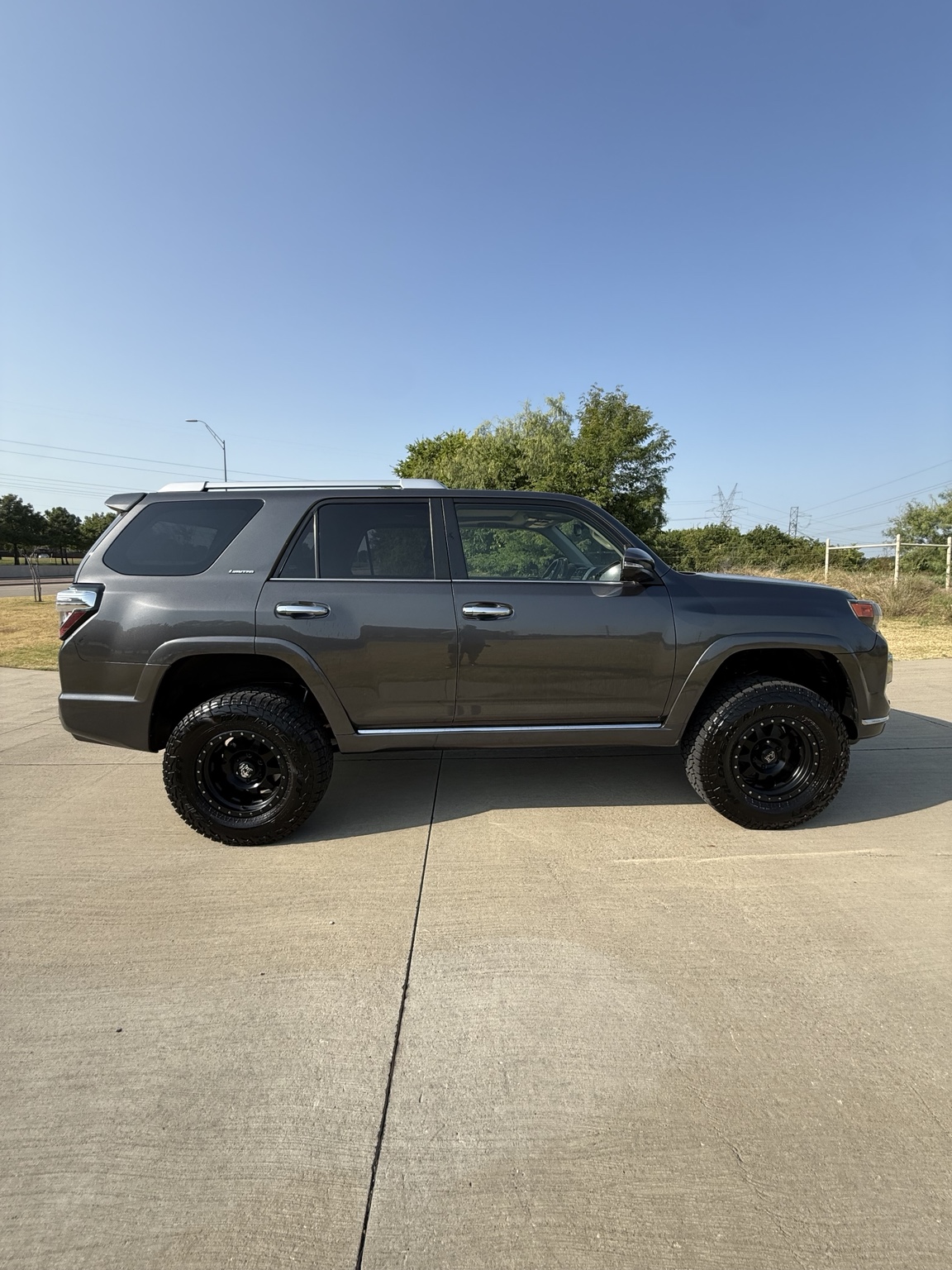 2020 Toyota 4Runner Limited passenger side