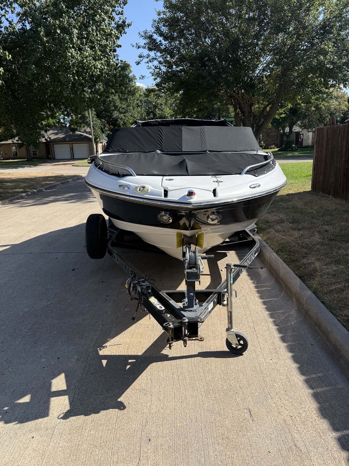 2007 Crownline 210LS front view